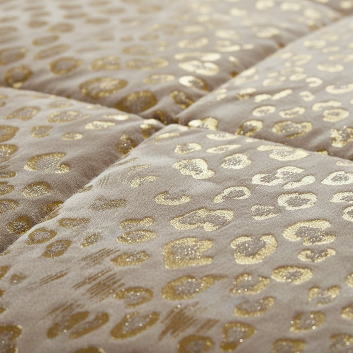 Piumone animalier oro in velluto beige