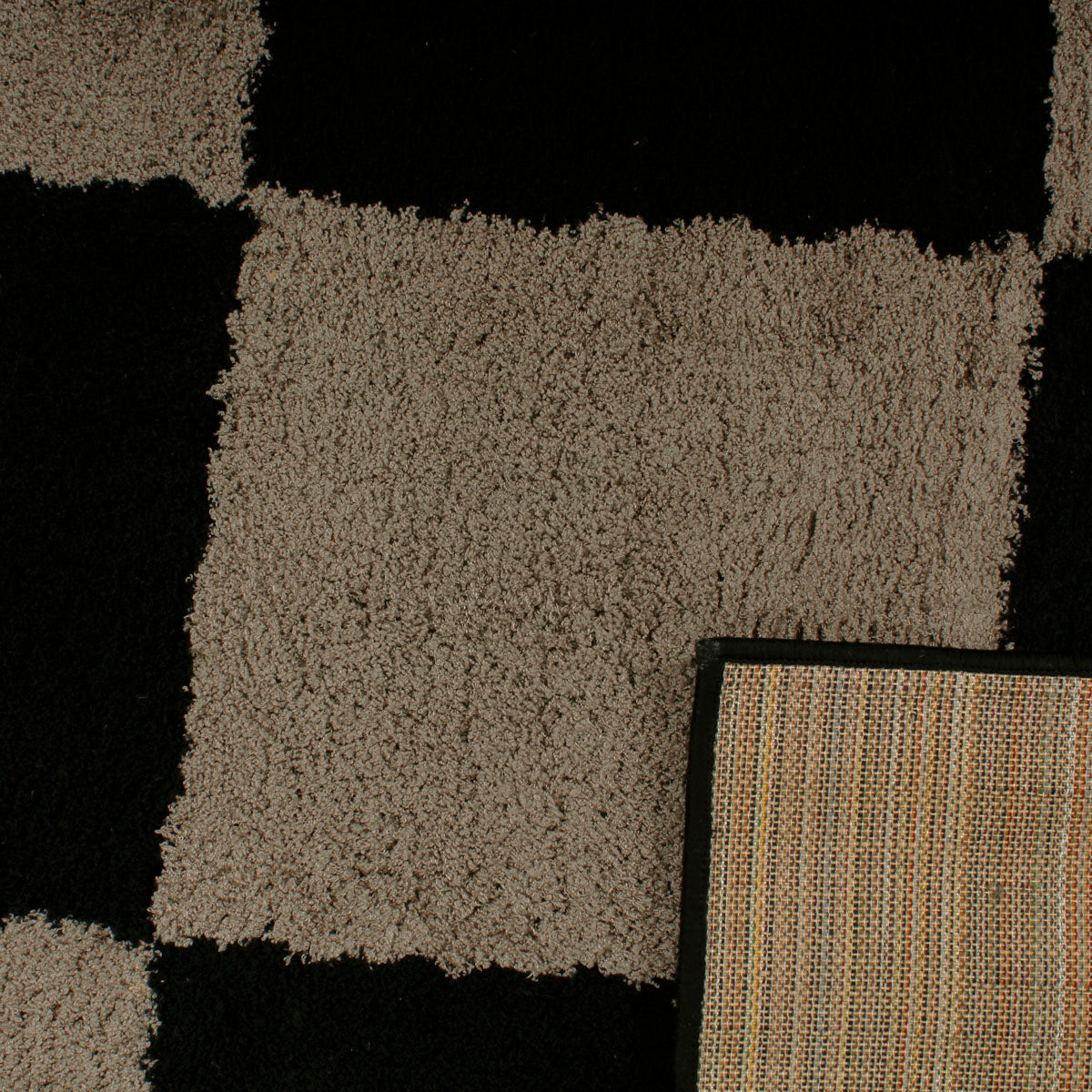 Tappeto quadroni beige e nero